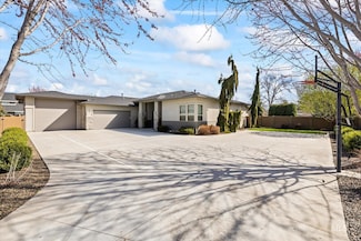 1990 E Townline Way, Meridian, ID 83646