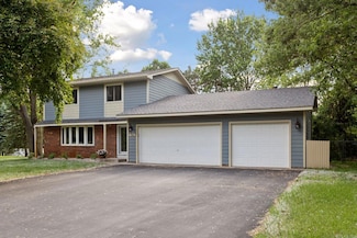 7141 Rice Lake Dr, Circle Pines, MN 55014
