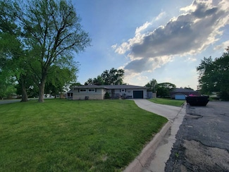 2402 Sunset Dr, Belleville, KS 66935