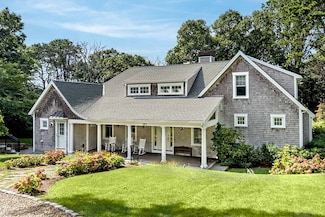 385 Barnes Rd, Vineyard Haven, MA 02568