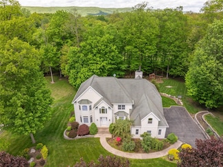 9 Golf Course Dr, Suffern, NY 10901