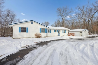 100 Long Lake, Marshall, MI 49068