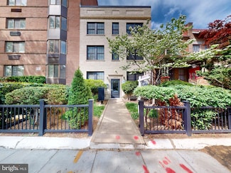 1821 T St NW Unit 102, Washington, DC 20009