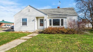 405 N Walnut Ave, Forreston, IL 61030