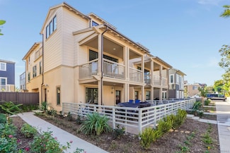 811 Kennebeck Ct, San Diego, CA 92109