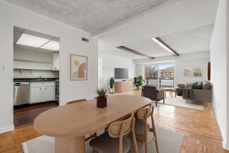 57 Broadlawn Park Unit 1A, Chestnut Hill, MA 02467