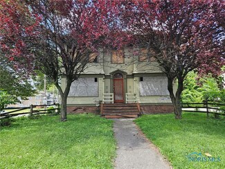 2703 Fulton St, Toledo, OH 43610