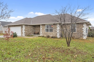 412 E Magnolia Ct, Strafford, MO 65757