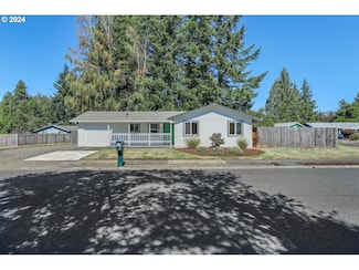 38925 Long Cir, Sandy, OR 97055