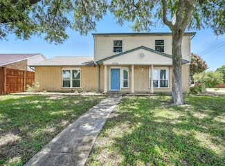 8702 Davis St, Rowlett, TX 75088