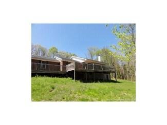3056 E Daisy Line Rd, Pekin, IN 47165