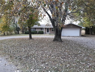 13562 E 450 Rd, Claremore, OK 74017