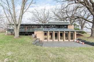 24086 N 1st St, Sycamore, IL 60178