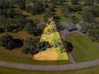 718 Rancho Chico Ct, Angleton, TX 77515