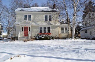 73 E Lake St, Skaneateles, NY 13152