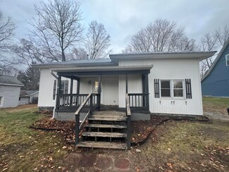 226 N Mcpherson St, Stanton, MI 48888