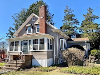 40 Castle Ave, Fairhaven, MA 02719