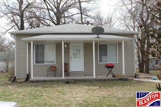 1121 Claflin Rd, Manhattan, KS 66502