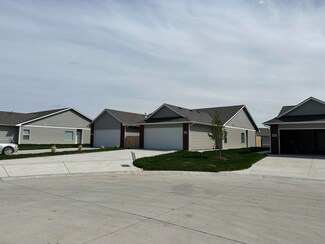 5454 Colburn Ct E, Bel Aire, KS 67220