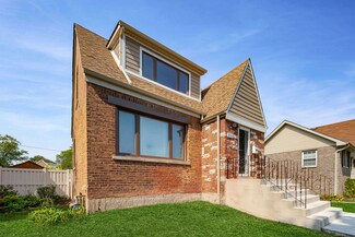 9712 S Hamlin Ave, Evergreen Park, IL 60805