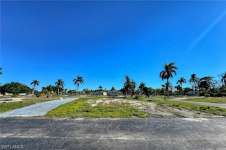 27 Cottonwood Dr, Fort Myers, FL 33908