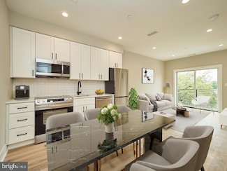 1016 17th Place NE Unit 203, Washington, DC 20002