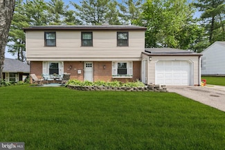 60 Pinafore Ln, Willingboro, NJ 08046