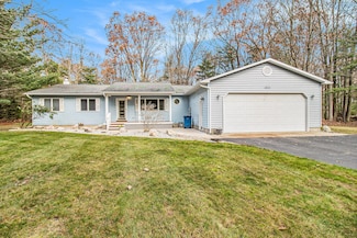 1422 Yoder Rd, Manistee, MI 49660