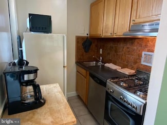 1021 Arlington Blvd Unit 826, Arlington, VA 22209