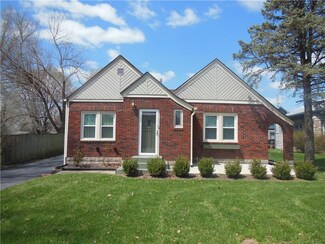 4 S Sibley St, Buckner, MO 64016