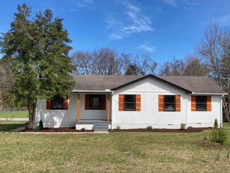 2438 River Oaks Dr, Murfreesboro, TN 37129