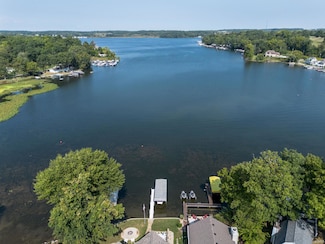 220 Lane 150 Hamilton Lake, Hamilton, IN 46742
