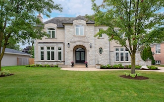 2143 Woodlawn Rd, Northbrook, IL 60062