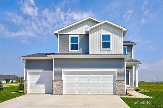 16619 Walnut Meadows Dr, Urbandale, IA 50323