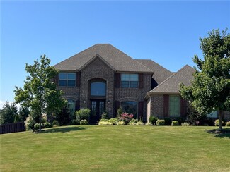 2081 Riverwater Ln, Fayetteville, AR 72703