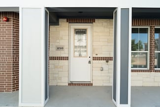250 Harris St, Lewisville, TX 75057