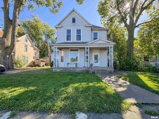 1116 Broadway St, Pekin, IL 61554