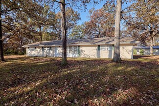 75 Jewel Dr, Winfield, MO 63389