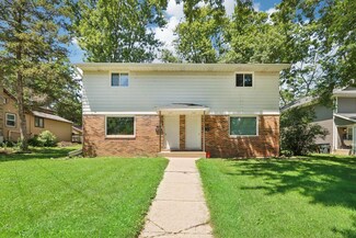 418 S Summit St, Whitewater, WI 53190