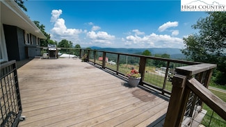 840 Brooks Shell Rd, Elk Park, NC 28622