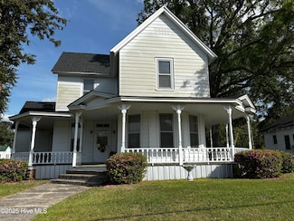 414 N Center St, Mount Olive, NC 28365