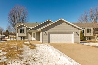 330 7th St SW, Plainview, MN 55964