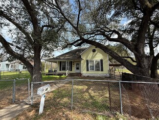 403 Robertson St, Bryan, TX 77803