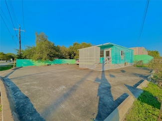 927 27th St, San Leon, TX 77539