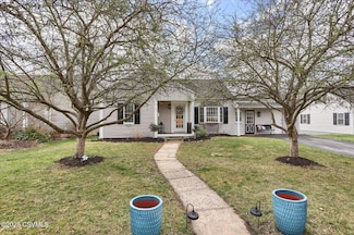 52 Maple St, Danville, PA 17821