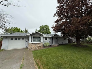 220 W Evergreen Dr, Kettle Falls, WA 99141