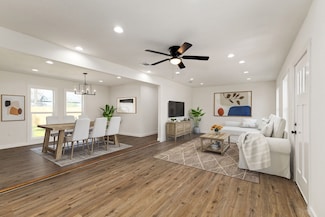 100 Harvey Ave, Baytown, TX 77520