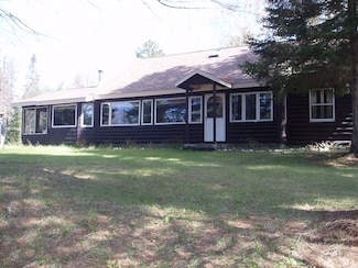 W12313 E River Rd, Naubinway, MI 49762
