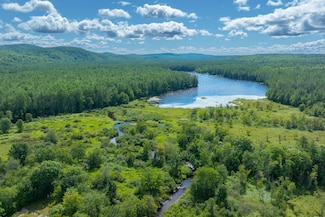 8-10 Miriam Ln, Waterford, ME 04088