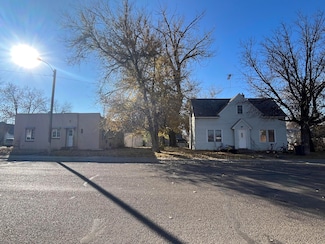 701 Ohio St N, Chinook, MT 59523